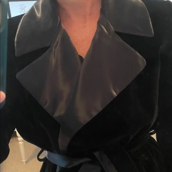 Drizzle Bergdorf Goodman Vintage Black Velvet Women's Coat - Picture 6 of 8